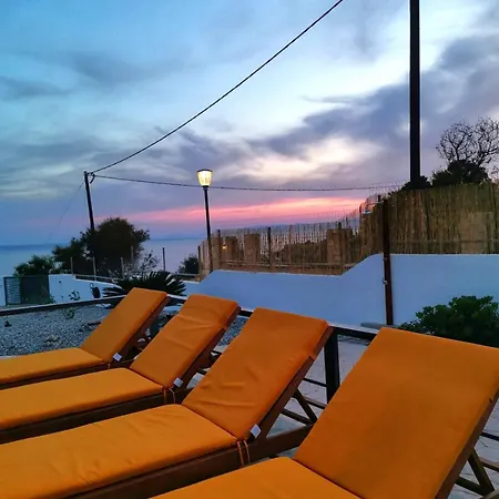 בית נופש Alexandra's Sea Front *