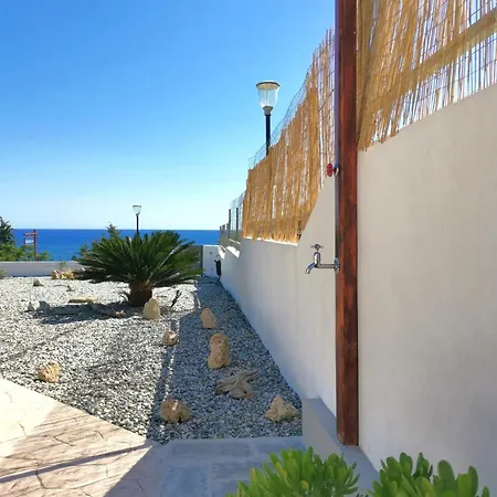 Alexandra's Sea Front 別荘 *