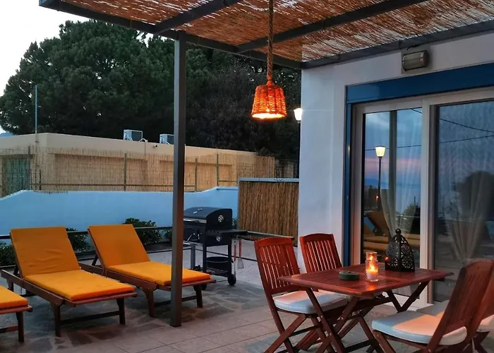 Alexandra's Sea Front Nyaraló *